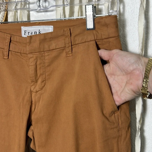 Frank & Eileen Wicklow Italian Chino Trouser in Toffee NWOT Size 0/25 - Picture 3 of 8